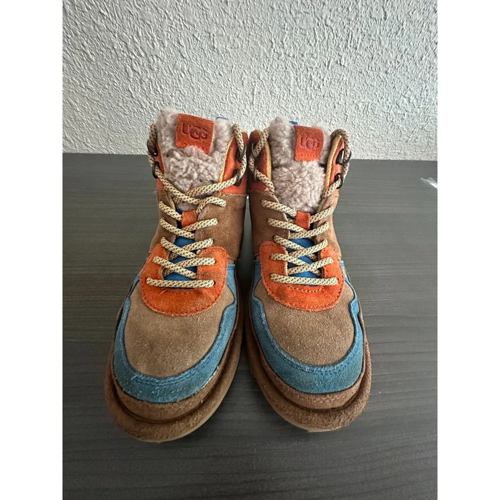UGG Highland Hi Heritage Kids Boots Sz 3 Suede Sherpa Gorpcore‎ Hiker Trail